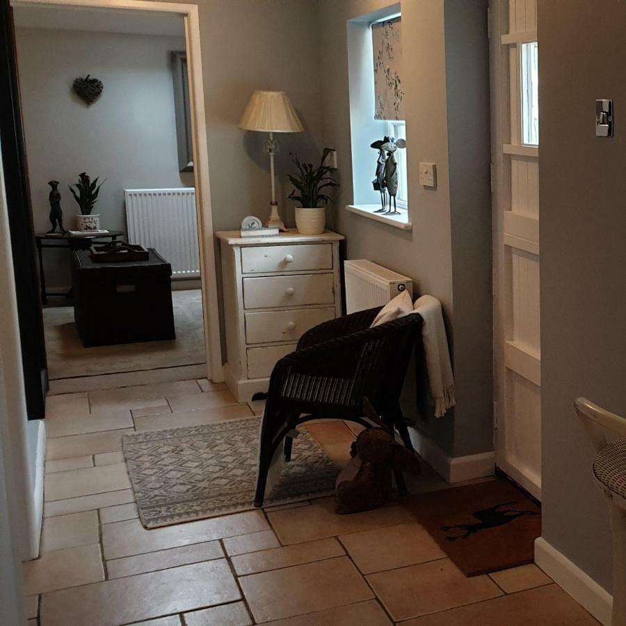 The Nest At Bramble Cottage Lacock Extérieur photo
